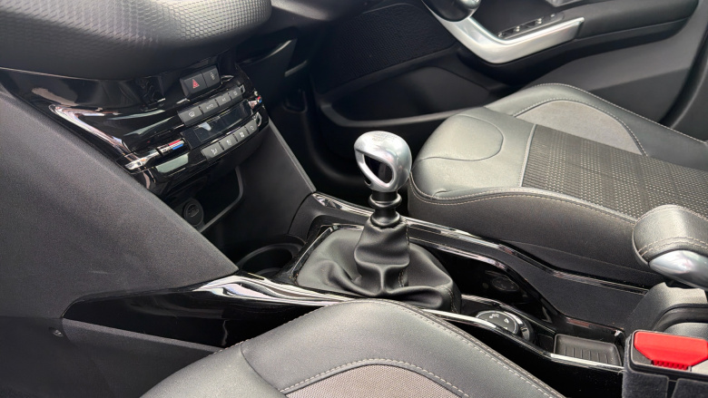 Peugeot 2008 1.2 PureTech 110 Allure Premium 5dr Petrol Estate